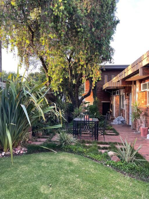 Red Cascade - Luxury 4 Bedrooms -Solar And Aircons Hartbeespoort Exterior foto