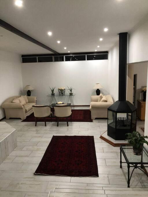 Red Cascade - Luxury 4 Bedrooms -Solar And Aircons Hartbeespoort Exterior foto