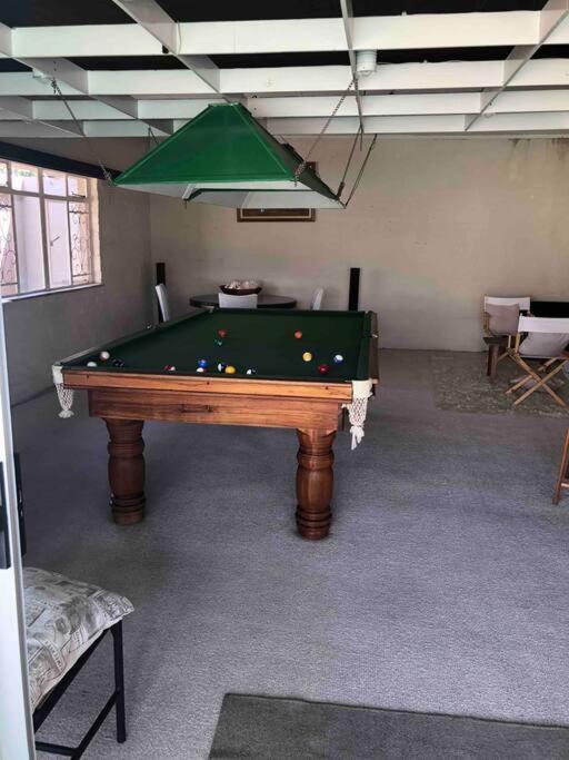 Red Cascade - Luxury 4 Bedrooms -Solar And Aircons Hartbeespoort Exterior foto