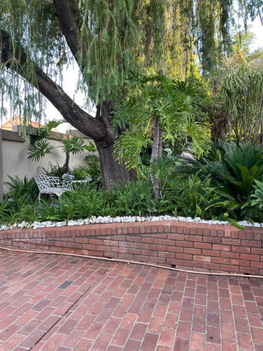 Red Cascade - Luxury 4 Bedrooms -Solar And Aircons Hartbeespoort Exterior foto