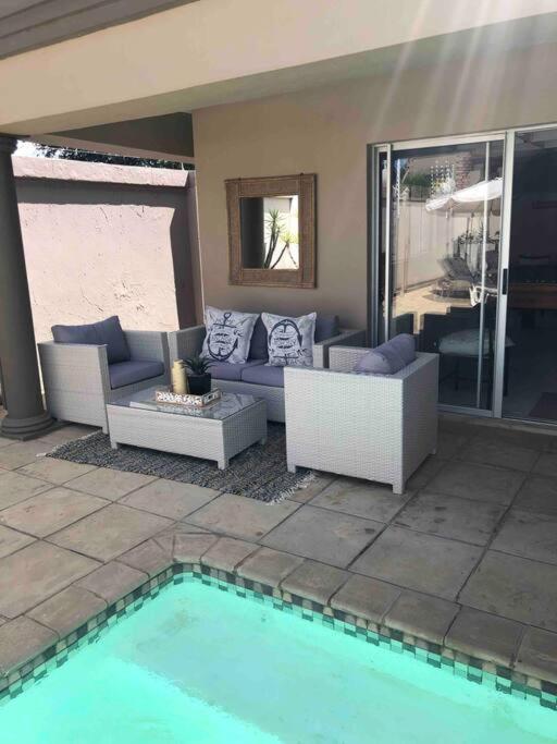 Red Cascade - Luxury 4 Bedrooms -Solar And Aircons Hartbeespoort Exterior foto